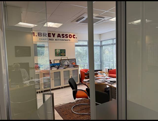 415M² OFFICE TO LET IN NEWLANDS
